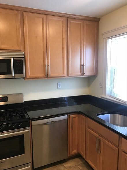 65 Conwell Ave Unit 3, Somerville, MA 02144