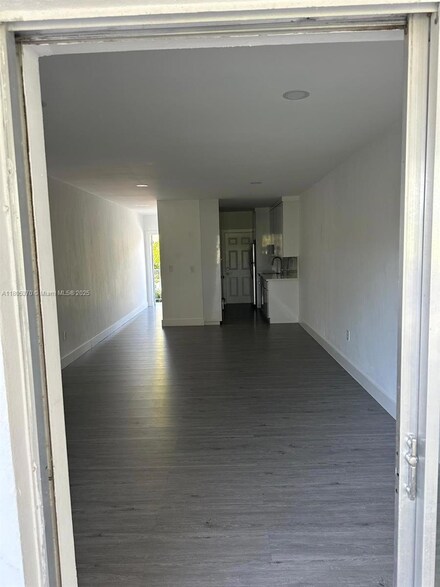 1590 NE 127th St Unit 205, Miami, FL 33161