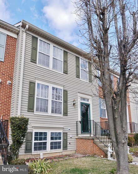 23047 Potomac Hill Square, Sterling, VA 20166