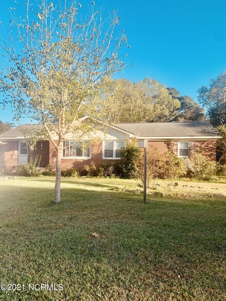 7 Northwood Dr, Wilmington, NC 28405