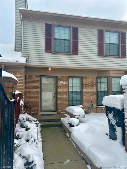 38887 Country Cir, Farmington Hills, MI 48331