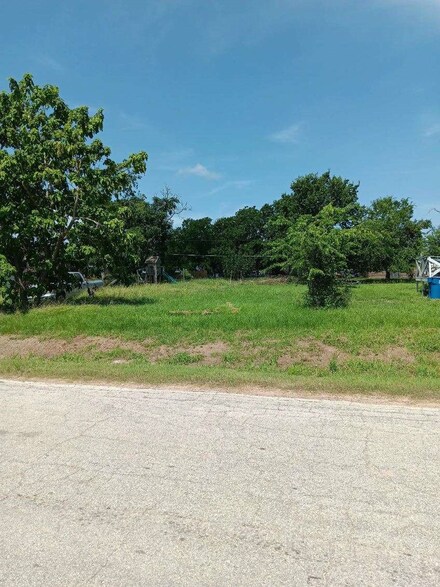 1035 21st St, Hempstead, TX 77445