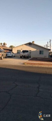 148 W E St, Brawley, CA 92227