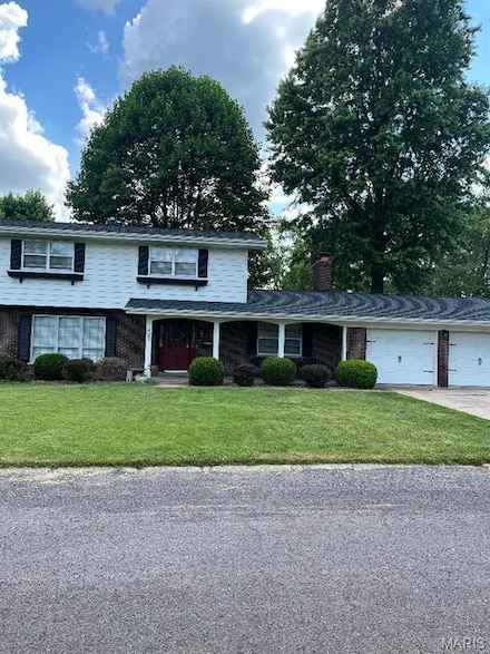 420 Rosewood Ct, Belleville, IL 62223