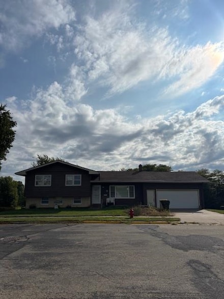 100 3rd St, Dickeyville, WI 53808