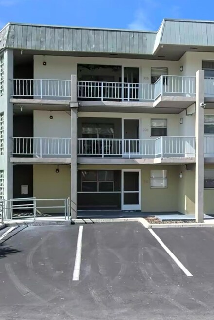 300 Layne Blvd Unit 3063, Hallandale Beach, FL 33009