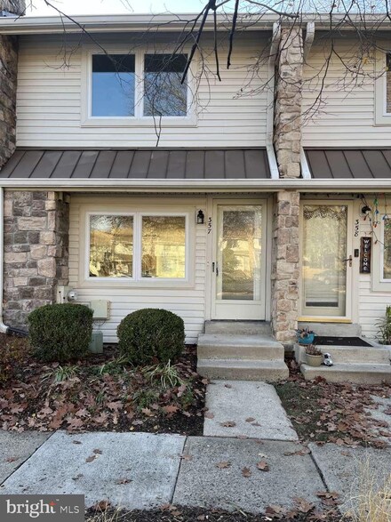 357 New Market Ct Unit B357, Chesterbrook, PA 19087