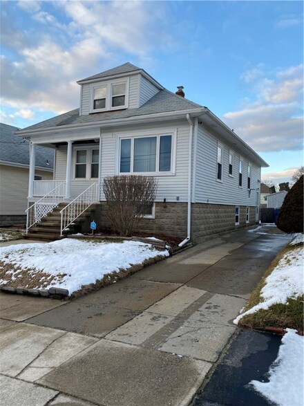 78 Maplewood Ave, Cranston, RI 02920