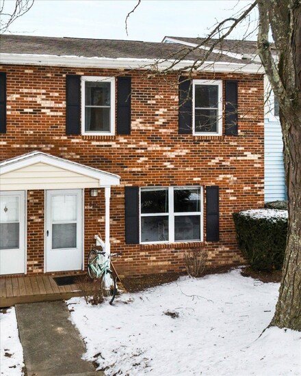 240 Pheasant Run Dr, Blacksburg, VA 24060