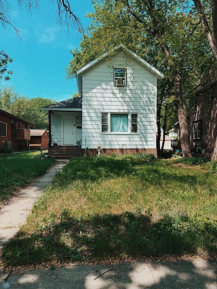 601 10th St S, Fargo, ND 58103