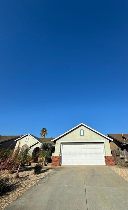 840 Alhambra St, Soledad, CA 93960