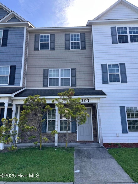 307 Caldwell Loop, Jacksonville, NC 28546