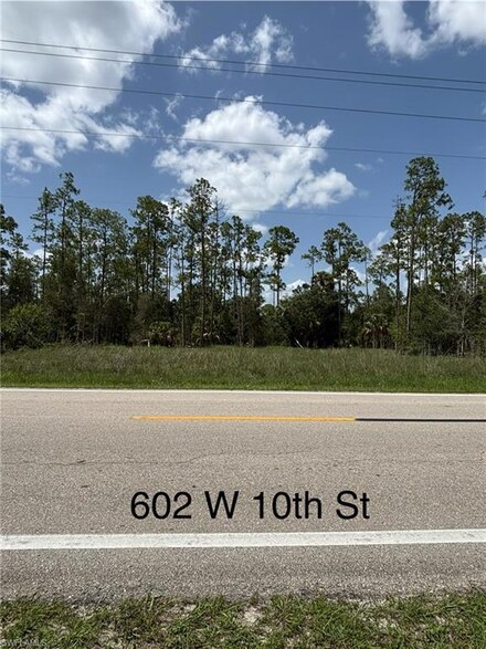 602 W 10th St, Lehigh Acres, FL 33972