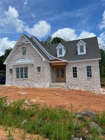3820 Pinewood Lake Dr, Winston-Salem, NC 27106