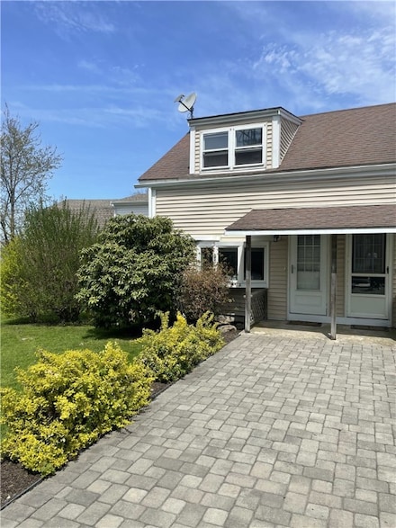 16 Dudley Ave Unit 6, Newport, RI 02840