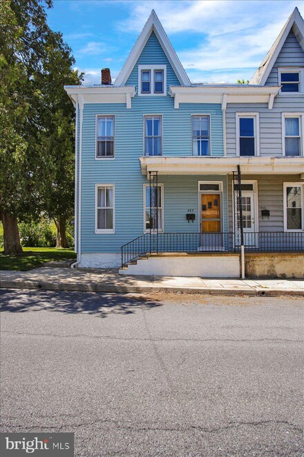 457 W Walnut St, Kutztown, PA 19530