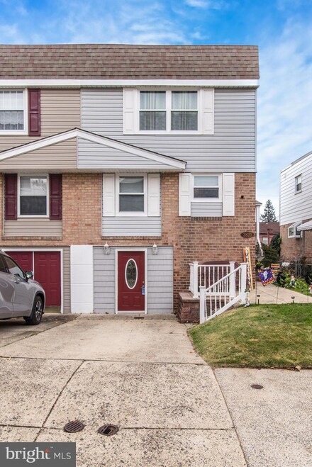 3820 Greenacres Rd, Philadelphia, PA 19154