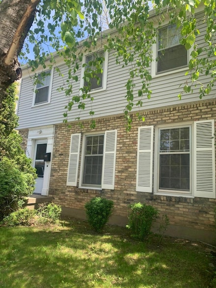 1334 Fuller Ave SE, Grand Rapids, MI 49506