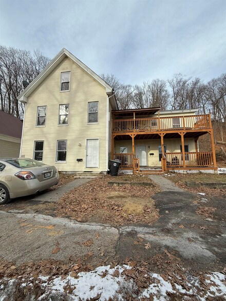 156 W Bow St Unit 2, Franklin, NH 03235