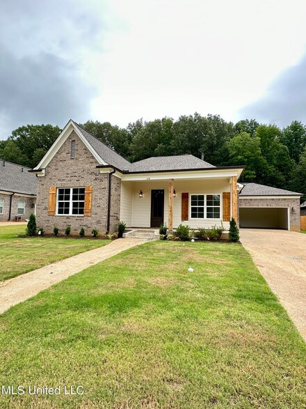 1456 Creekside Ln, Hernando, MS 38632