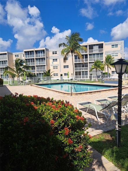 1024 SE 3rd Ave Unit 304, Dania Beach, FL 33004