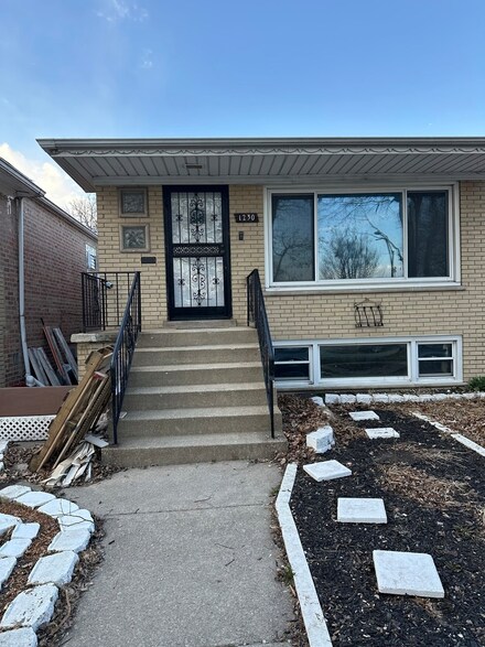 1230 W 112th Place, Chicago, IL 60643