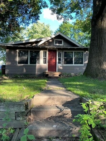 120 Spruce St, Saint Paul, MN 55115