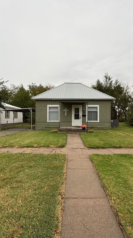 614 Toles Ave, Larned, KS 67550