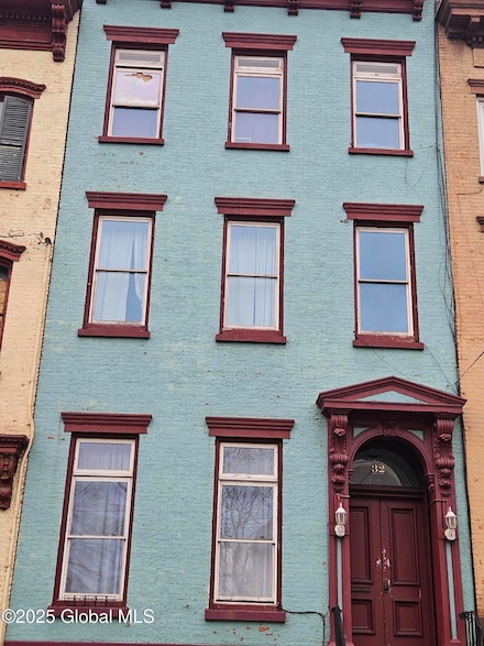 32 1st St Unit 1, Albany, NY 12210