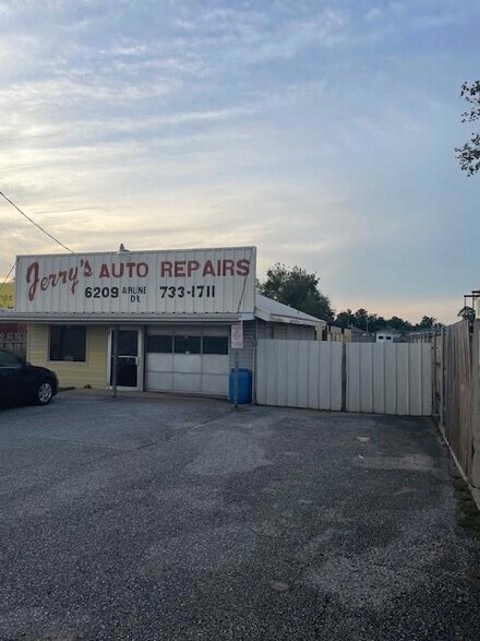 6209 Airline Dr, Metairie, LA 70003