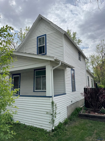 205 9th Ave SW, Aberdeen, SD 57401