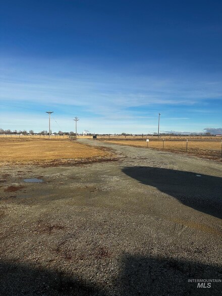 705 W 151 Ln S, Paul, ID 83347