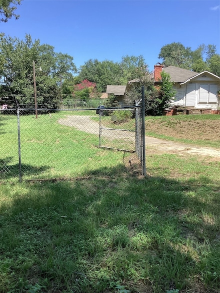 1801 Railroad St, Nacogdoches, TX 75961