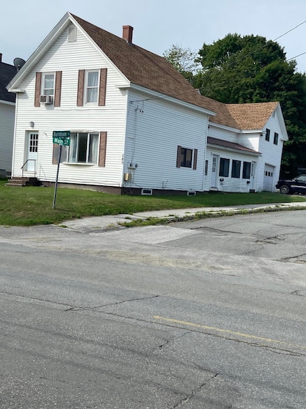 589 Main St, Old Town, ME 04468