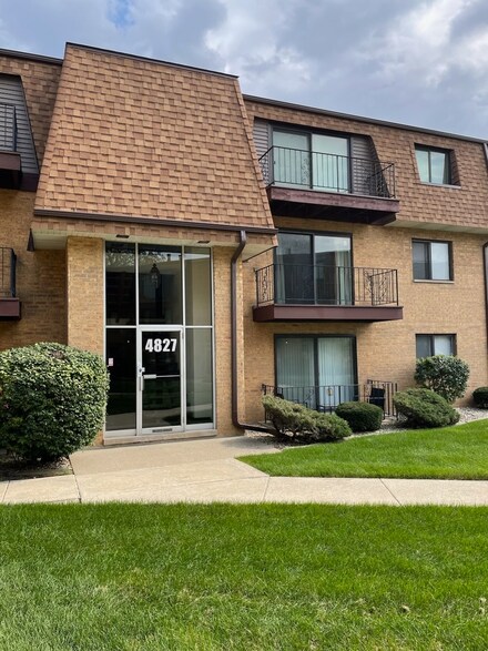 4827 W 109th St Unit 7202, Oak Lawn, IL 60453