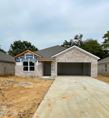 195 Silo Ln, Byhalia, MS 38611