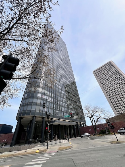 5415 N Sheridan Rd Unit 911, Chicago, IL 60640
