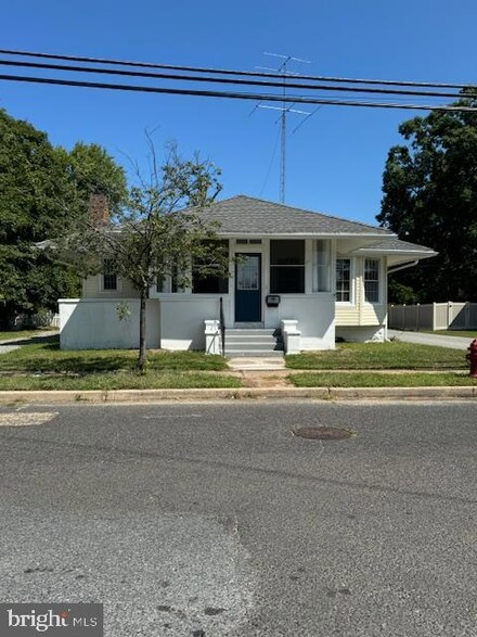 1014 New Pear St, Vineland, NJ 08360