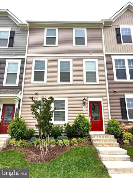 31 Capitol Mews, Ranson, WV 25438