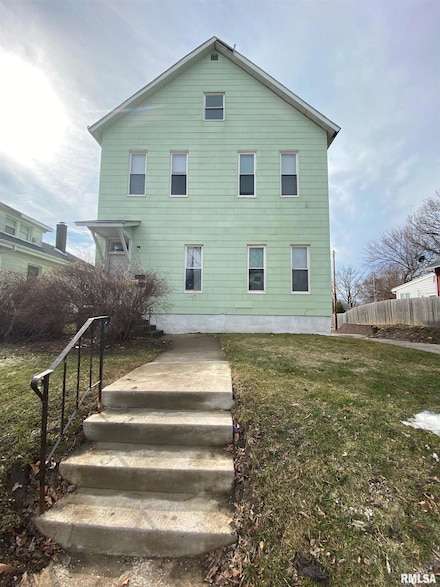 1335 W 13th St, Davenport, IA 52804