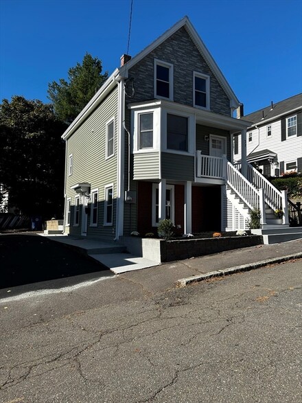 23 Japonica St, Salem, MA 01970