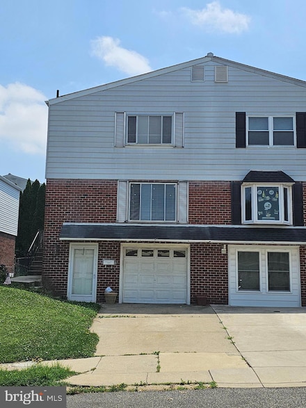 13039 Lindsay St, Philadelphia, PA 19116