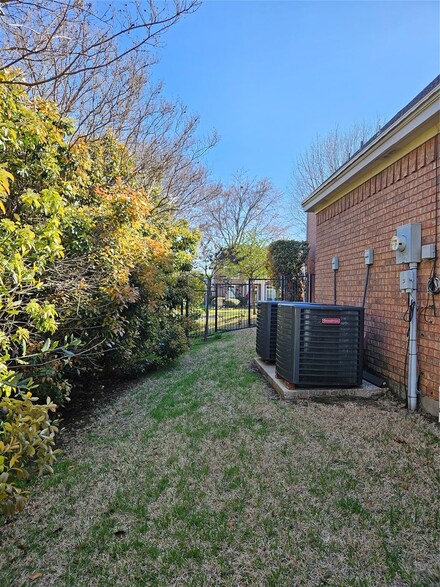 2109 Bluebonnet Dr, Richardson, TX 75082