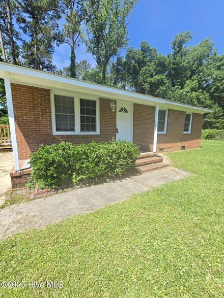 100 Knight Place, Jacksonville, NC 28546