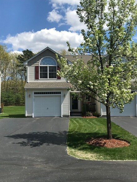 53 Lancaster Rd Unit 4, Clinton, MA 01510