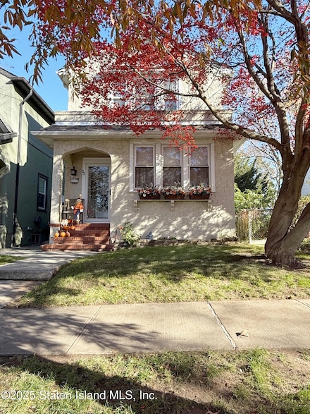 33 Veltman Ave, Staten Island, NY 10302
