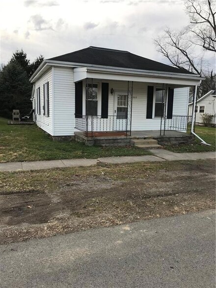 203 N Koke St, de Graff, OH 43318