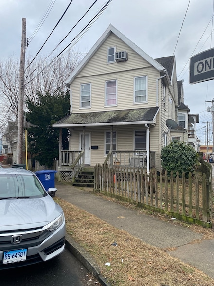 95 Bedford Ave, Bridgeport, CT 06605