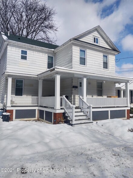 330 Drake St, Old Forge, PA 18518