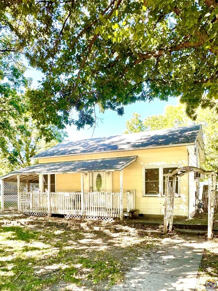 306 Lyndon St, Wilsey, KS 66873